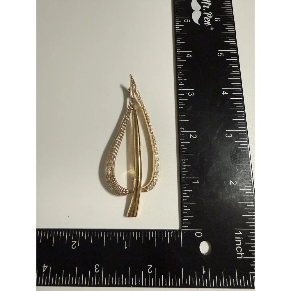 Sarah Coventry Vintage Gold Tone Open Leaf Brooch Pin Mid Century‎ Modern